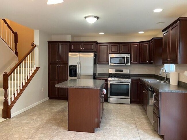 Building Photo - 448 Waterleaf Court