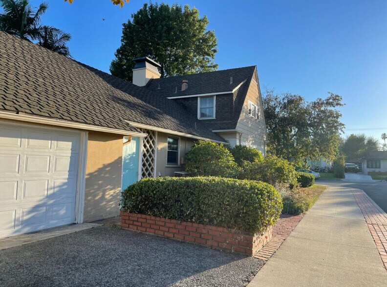 Building Photo - 728 Hunter Dr