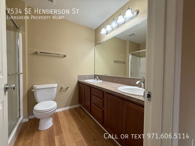 Building Photo - 7534 SE Henderson St