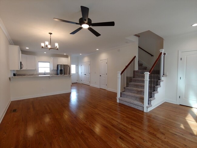 Building Photo - 3 Bedroom, 2.5 Bath Townhome Close to UTC!