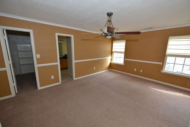 Building Photo - Harbourview Community