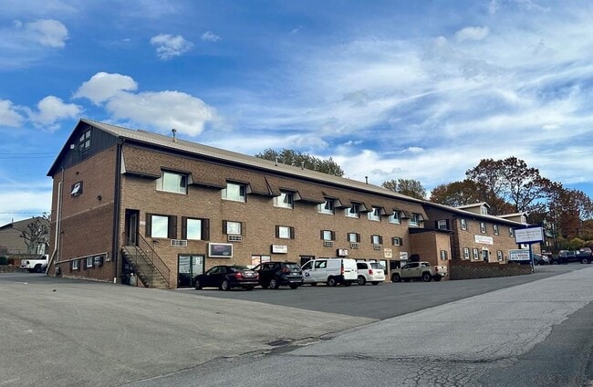 Building Photo - 907 Old Scalp Ave