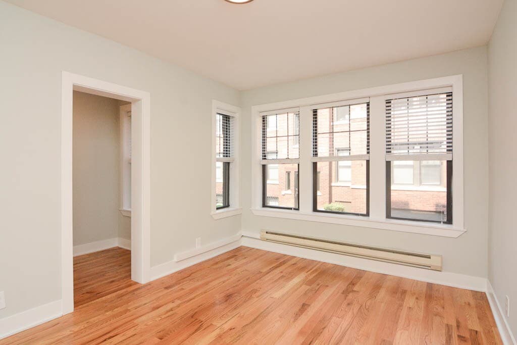 Building Photo - 4412 N Wolcott Ave