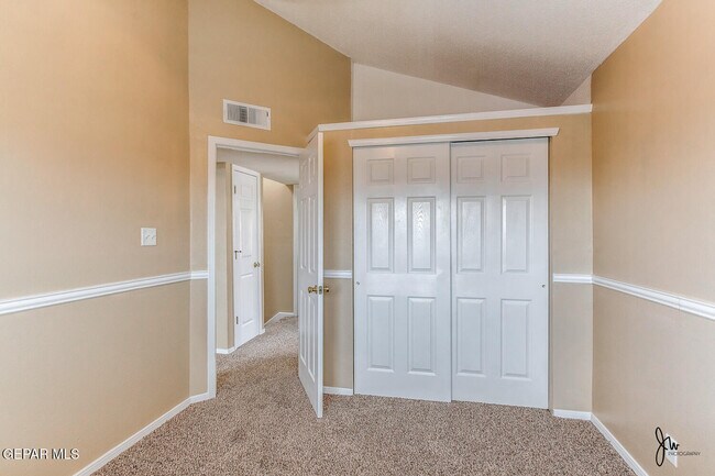 Building Photo - 10789 Pleasant Sand Dr