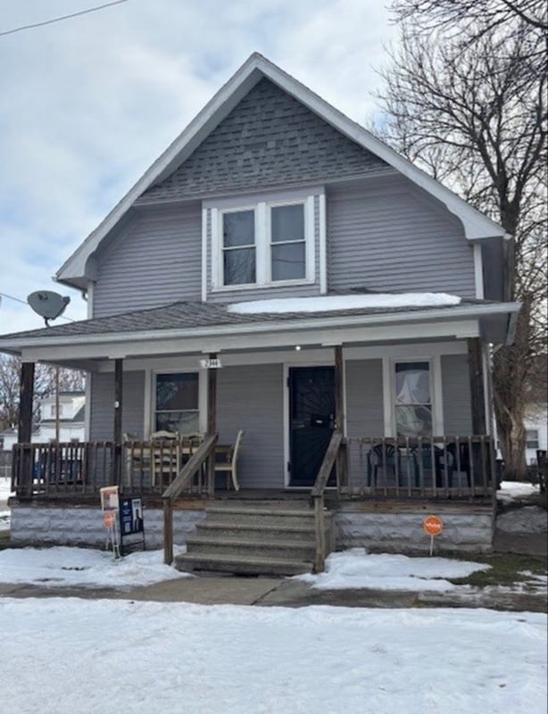 Building Photo - 2344 Elm St