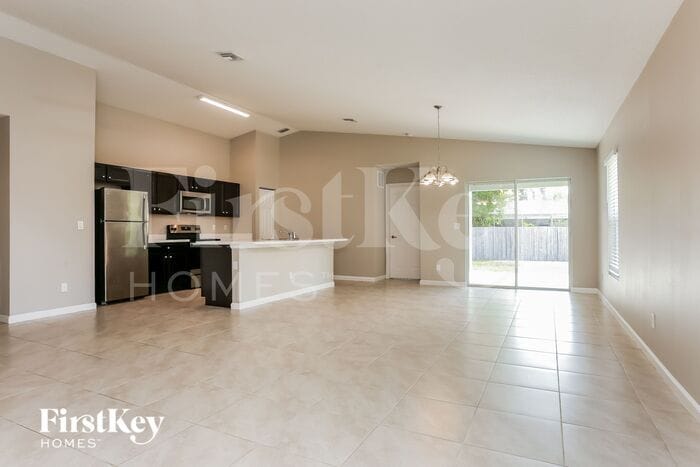 Building Photo - 3031 SW Segovia St