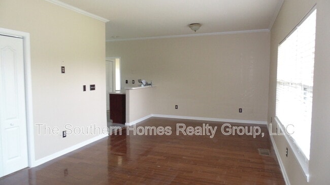 Building Photo - 264 Fyke Dr