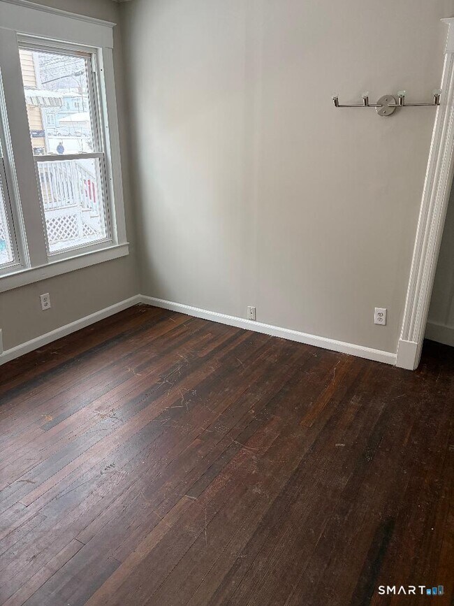 Building Photo - 38 Center St