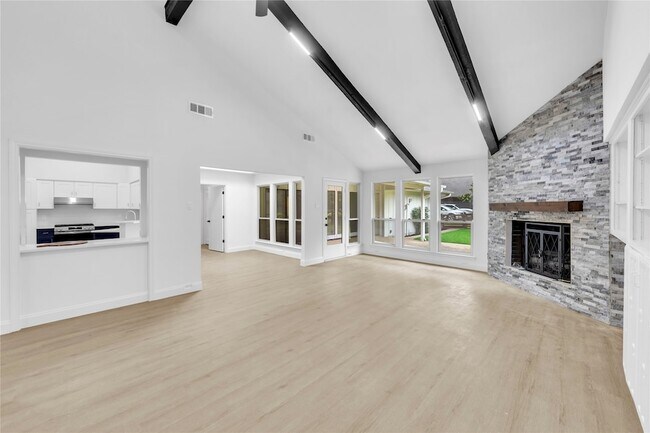 Building Photo - 13826 Wooded Creek Ct