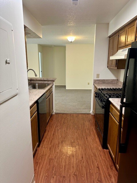 Building Photo - 2253 Hedgerow Road