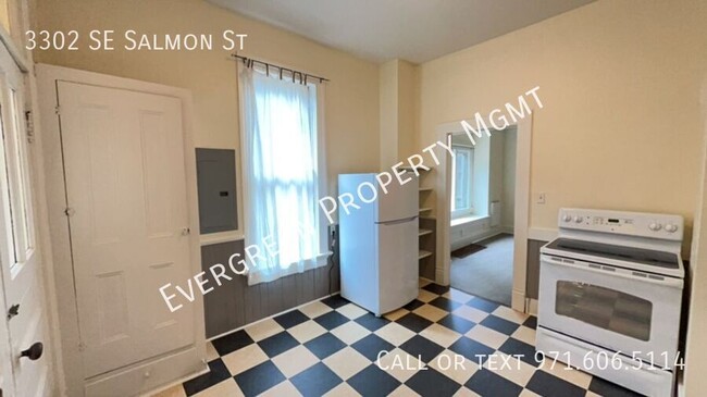 Building Photo - Charming 1BA Home Street Parking and Elect...