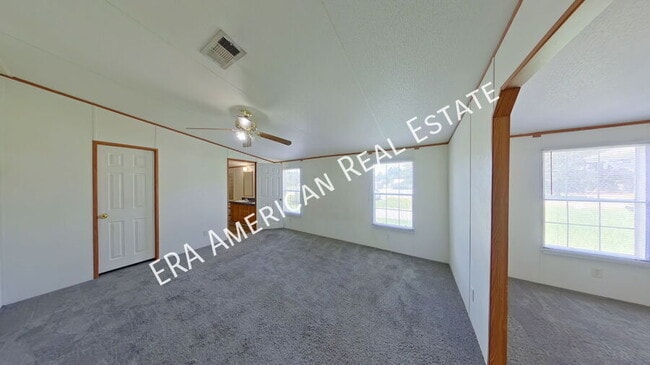 Building Photo - 8204 Verano St