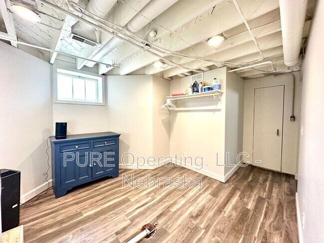 Building Photo - 4928 Happy Hollow Blvd