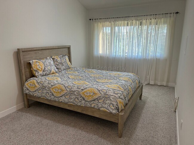 Building Photo - Beautiful 3 bed / 2.5 bath Townhome in Carlsbad