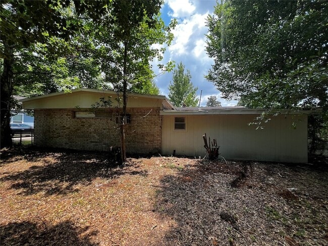 Building Photo - 1380 Fairway St