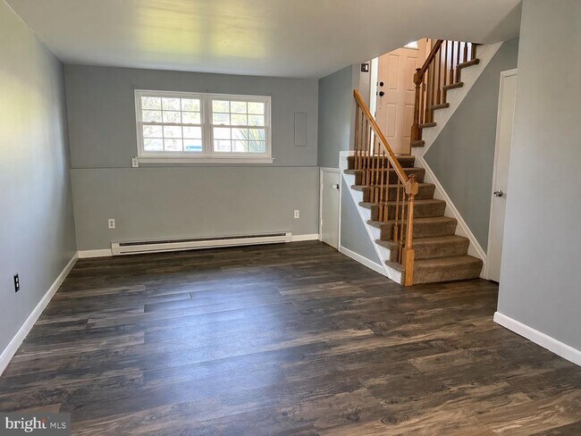 Building Photo - 75 Grand Dr