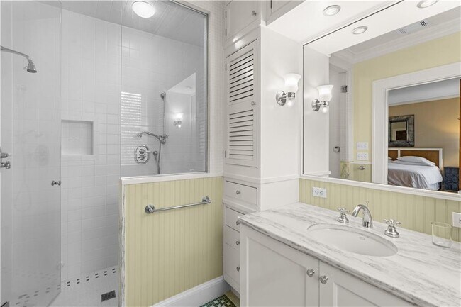 Building Photo - 979 Springdale Rd NE