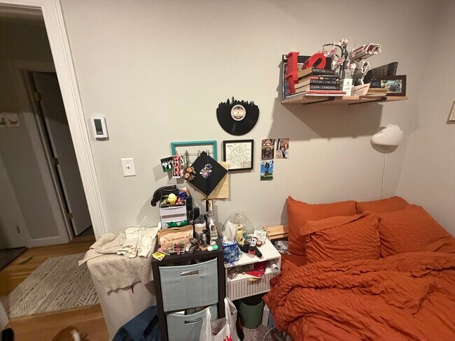 Building Photo - 54 Melrose St