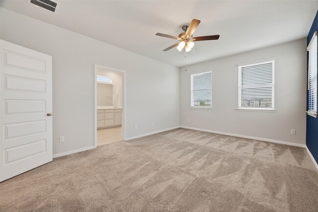 Building Photo - 9816 Magnolia Village Ln