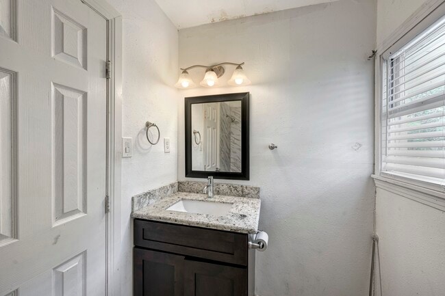 Building Photo - 4626 Evergreen St