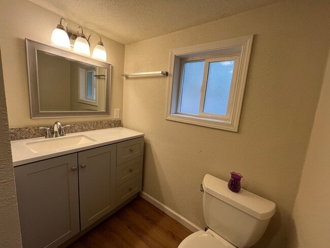 Building Photo - 2 Bed 1 Bath home in Powellhurst-Gilbert! In Unit Laundry and Private yard!