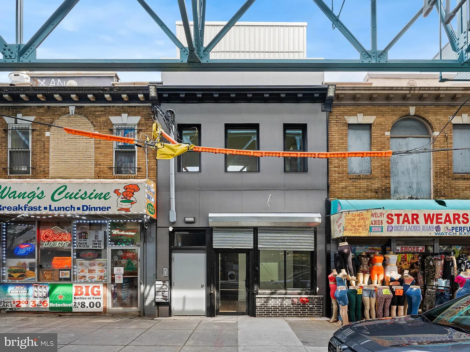 Building Photo - 2331 N Front St