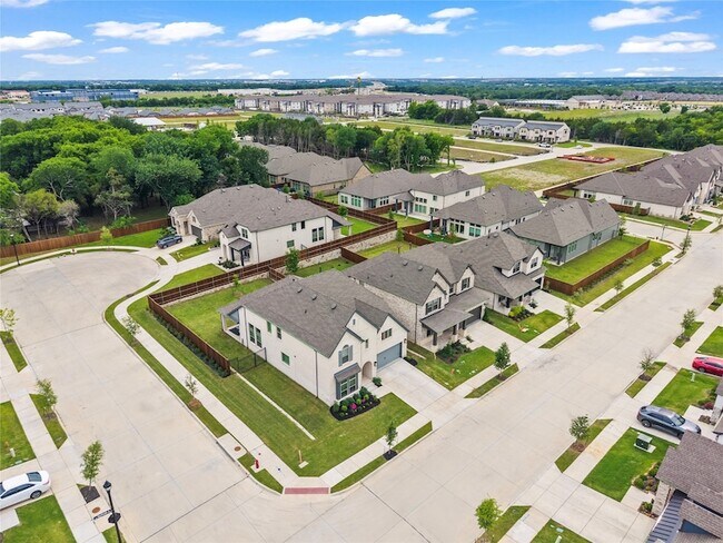 Building Photo - 609 Northside Dr