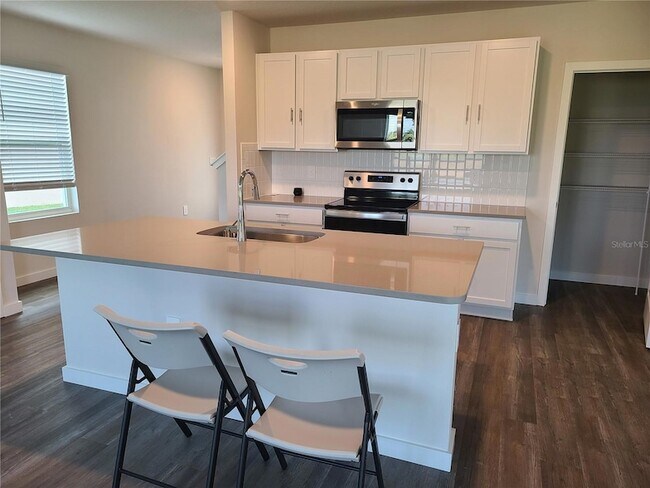 Building Photo - 3728 Hatchery Wy