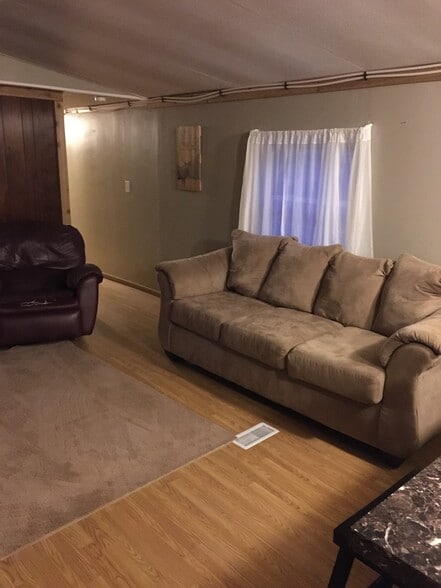 Building Photo - 35500 Holloway Rd