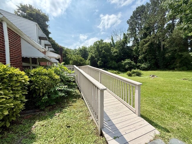 Building Photo - Four bedroom, 1.5 bath house in Graham -De...