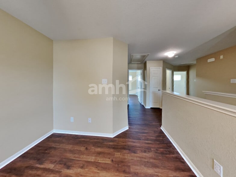 Building Photo - 9928 Grebe Dr