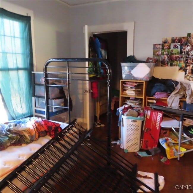 Building Photo - 540 Teall Ave