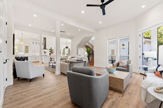 Building Photo - $13,995 - Stunning Executive Estate in Wil...