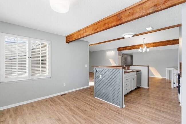 Building Photo - 3460 E Catalpa St