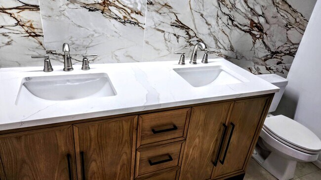 Building Photo - 695 A 1 A