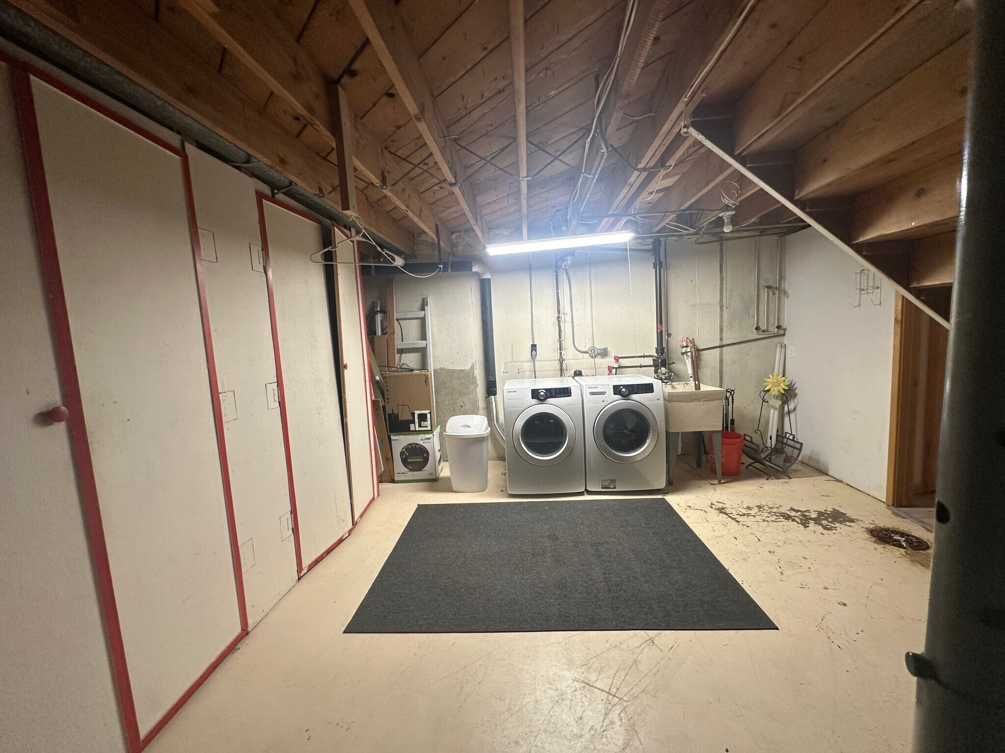 Building Photo - 909 S Midvale Blvd