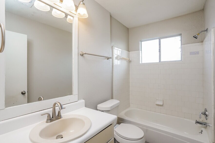 Building Photo - 5907 Beaconridge Dr