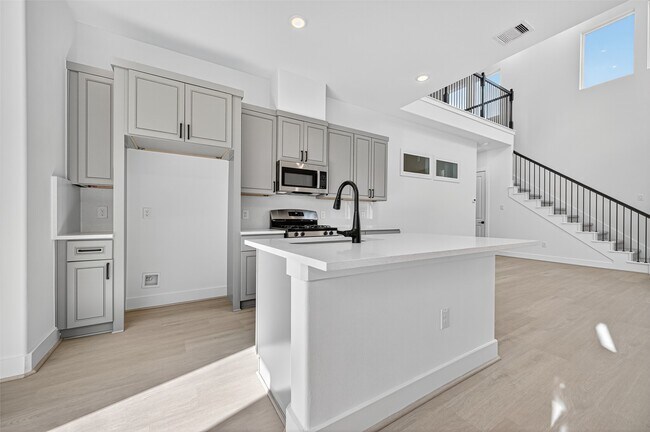 Building Photo - 4330 Avron Dr