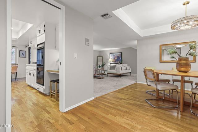 Building Photo - 640 S Lake Ave