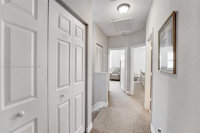 Building Photo - 290 NE 5th Ave