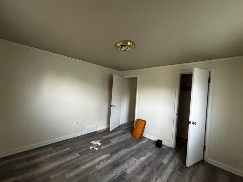 Building Photo - 3107 Idaho St