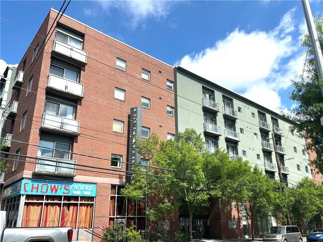 Building Photo - 620 Glen Iris Dr NE
