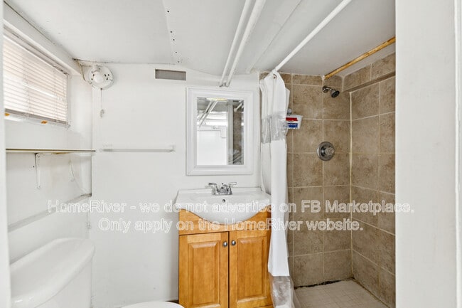 Building Photo - 11 Cedar St