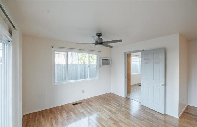 Building Photo - Charming One-Level Home with Private Yard ...