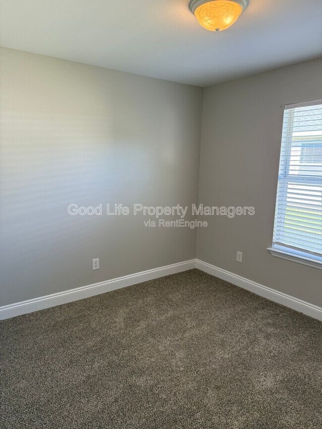 Building Photo - 8458 Chisholm Rd