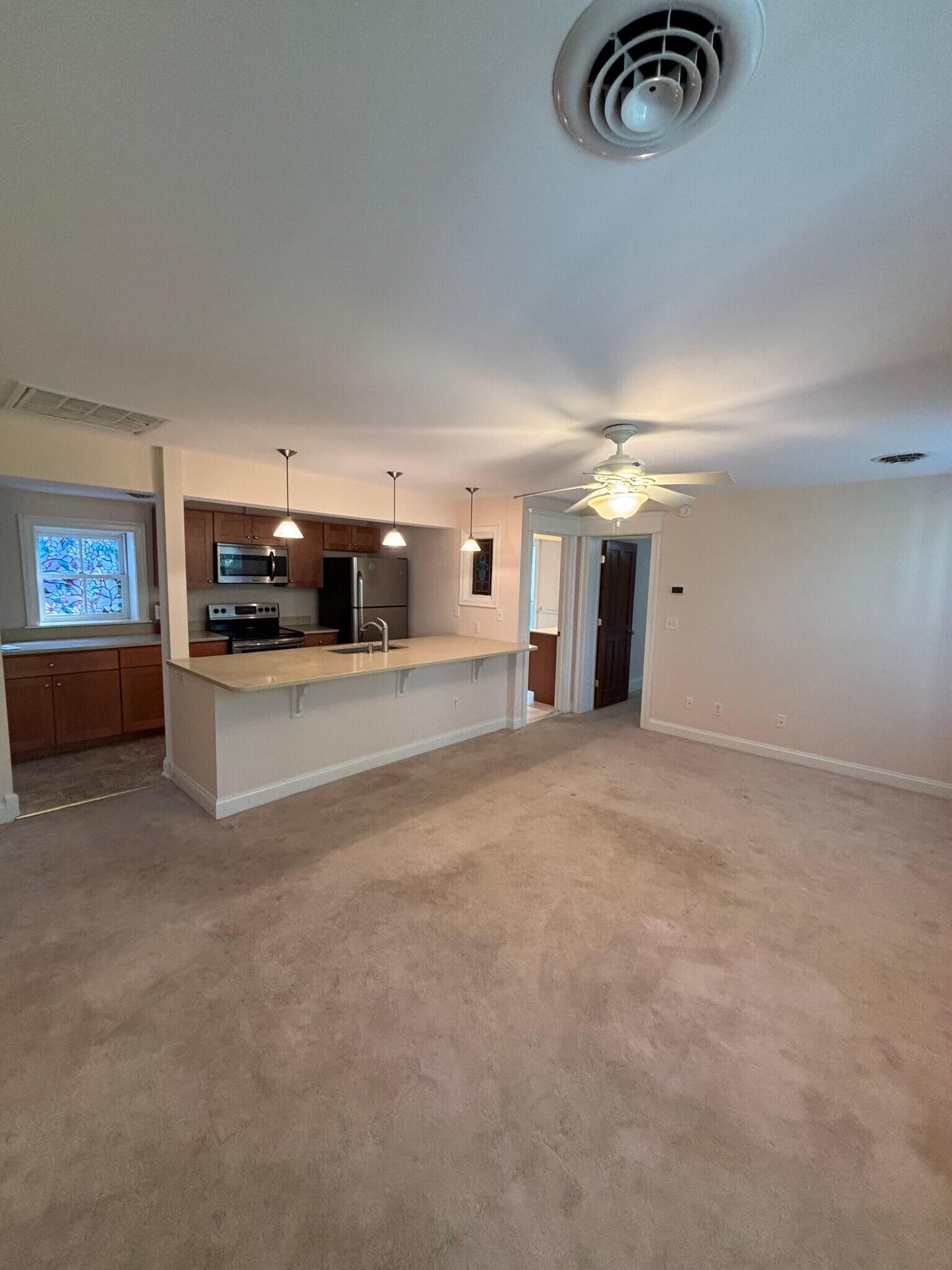 Building Photo - 200 Maple Ave