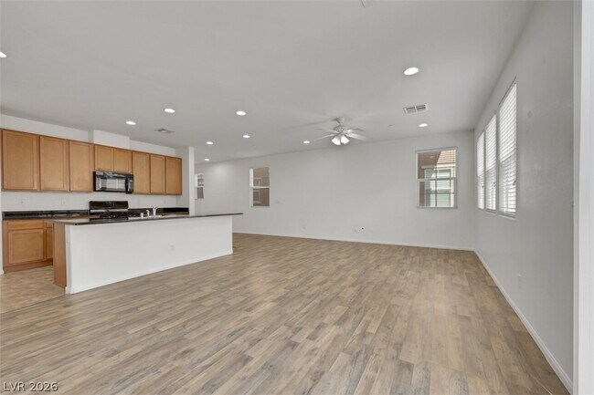 Building Photo - 935 Spiracle Ave
