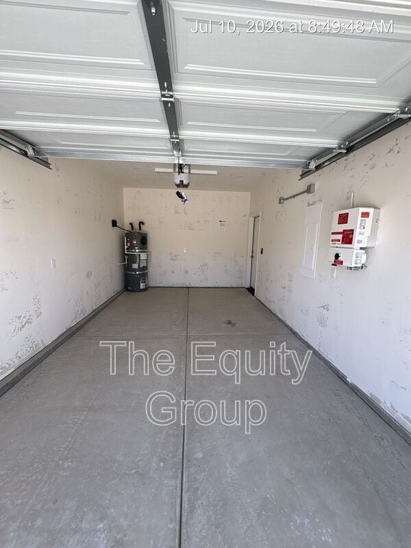 Building Photo - 723 S Pinkham St