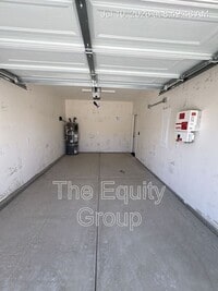 Building Photo - 723 S Pinkham St