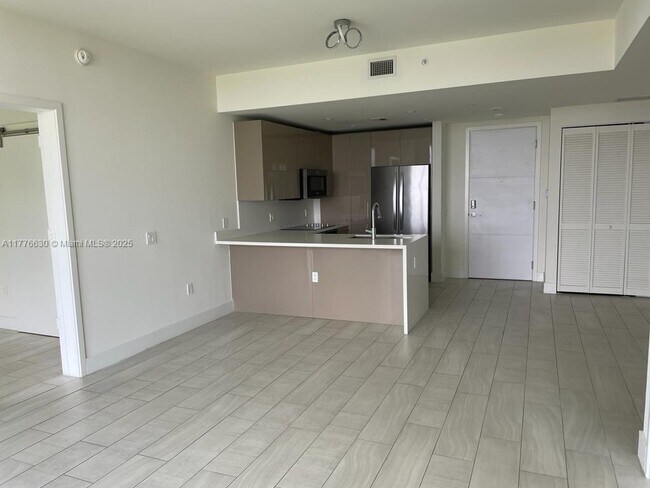 Building Photo - 2000 Metropica Way